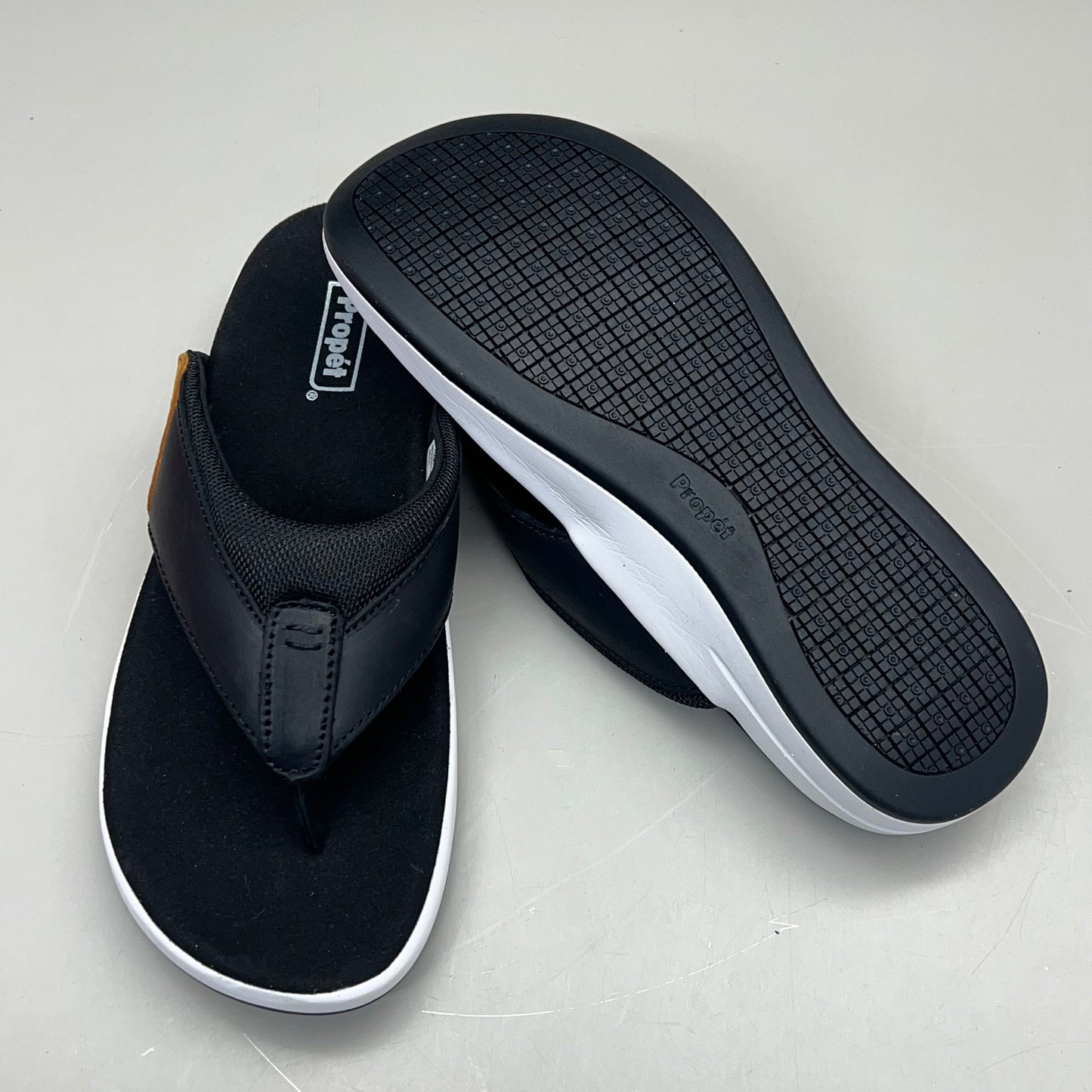 PROPET Easton Cushion Flip Flop Sandal Leather Men's Sz 8.5 M(D) Black MSV011P